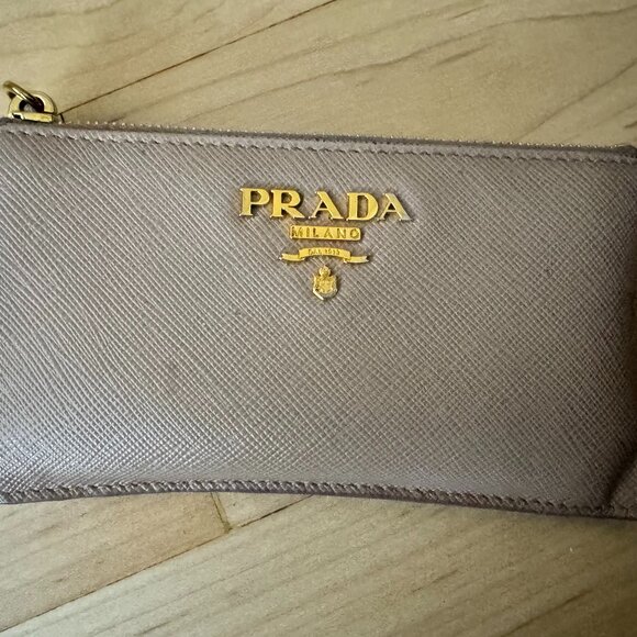 100% Authentic Guaranteed PRADA Saffiano Leather Zip Card Holder - Picture 2 of 8